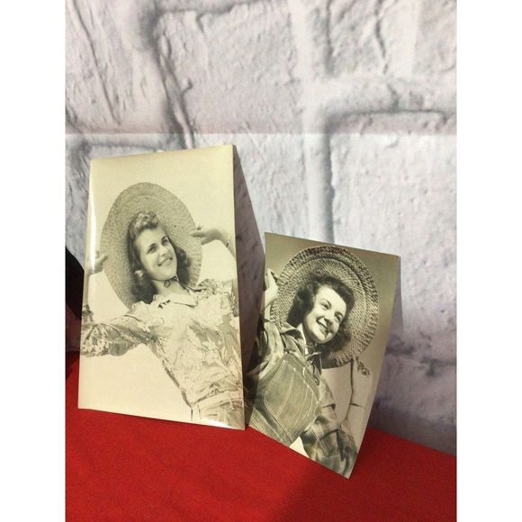 Vintage Original Found Photos “Hat Girls” B&W Snapshot Photos Photography 1950’s - Picture 4 of 10